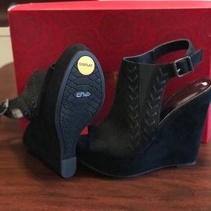 Carlos Santana wedges